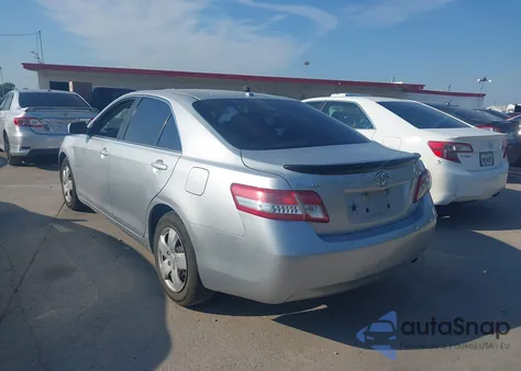 2010 Toyota Camry Le z USA, uszkodzony, nr VIN 4T1BF3EK9AU090323